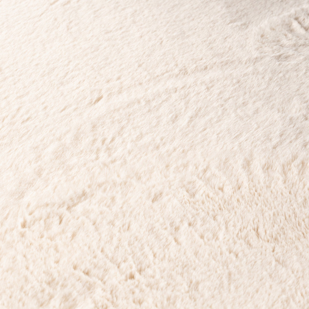 Round Low-Pile Rug - Cozy Cream