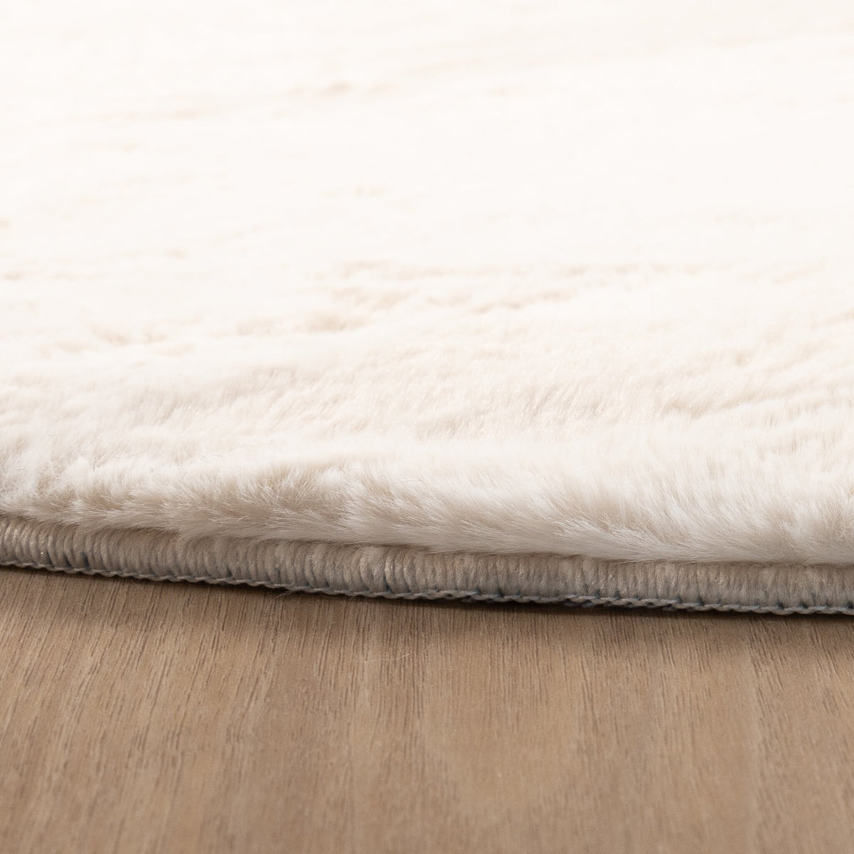 Round Low-Pile Rug - Cozy Cream