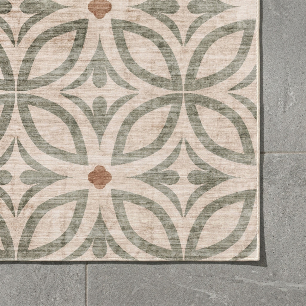 Geometric outdoor rug – Mosaic Petal Green