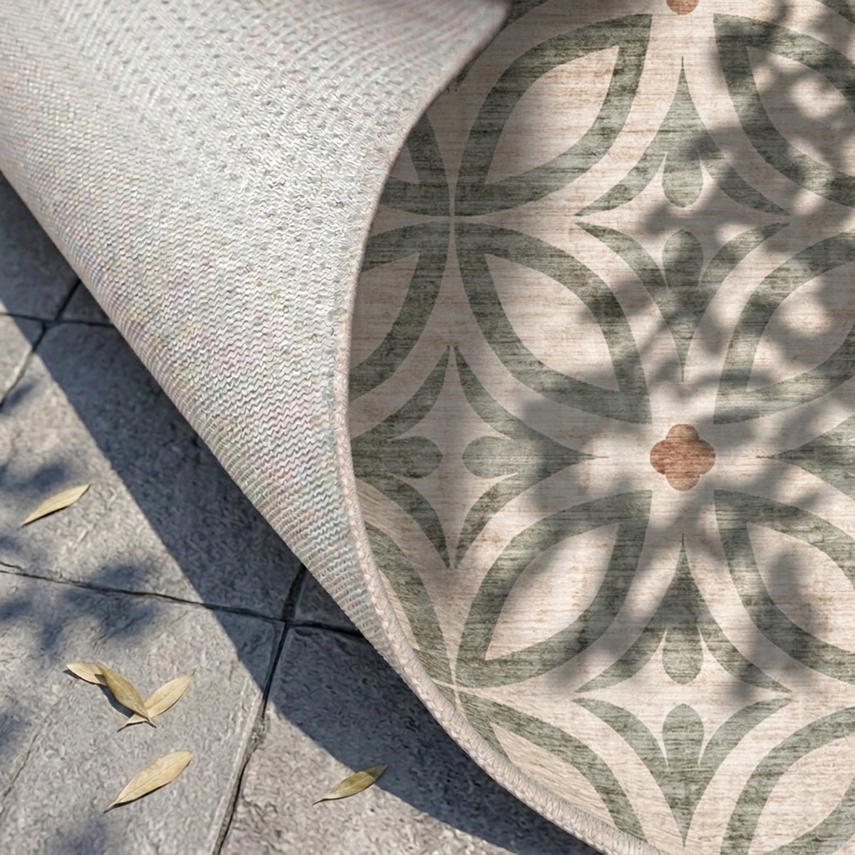 Geometric outdoor rug – Mosaic Petal Green