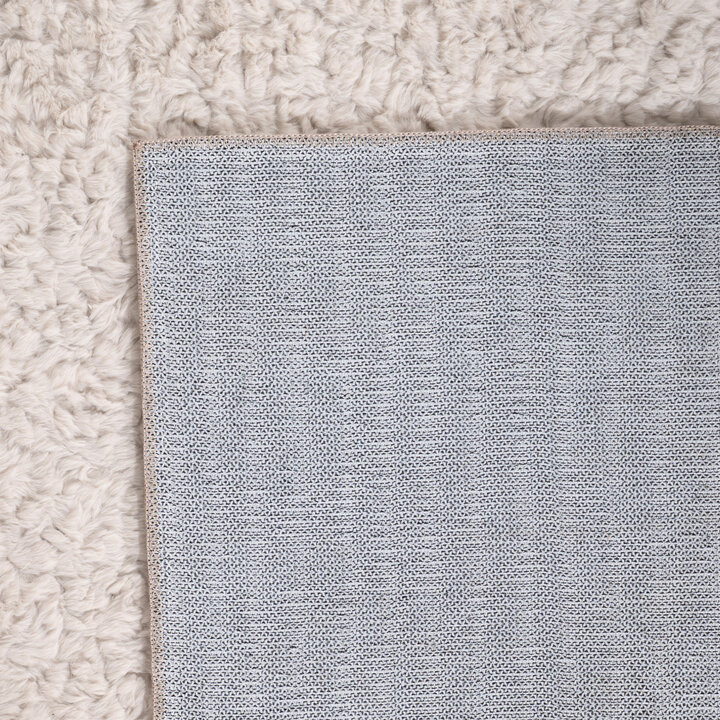 Pluszowy dywan – Bobby Biały - 6